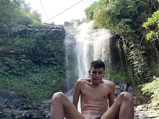 This guy touches his ass and cums in a waterfall